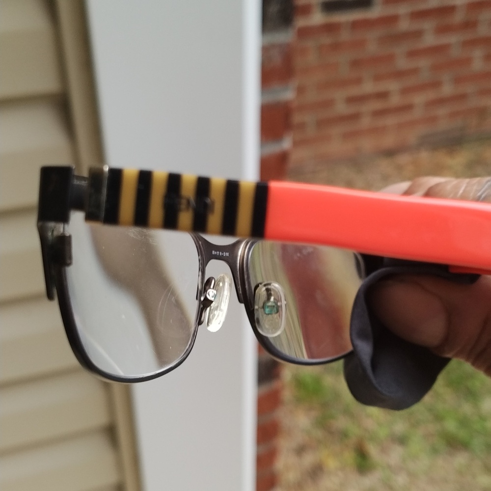Glasses - Picture 11 of 11